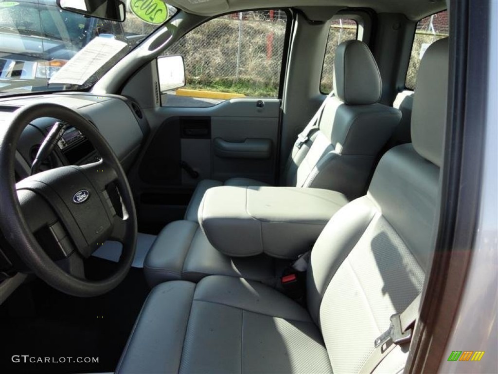 2005 F150 XL Regular Cab - Silver Metallic / Medium Flint Grey photo #6