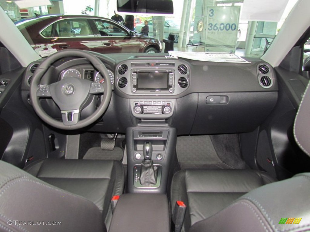 2012 Volkswagen Tiguan SEL 4Motion Black Dashboard Photo #61782056