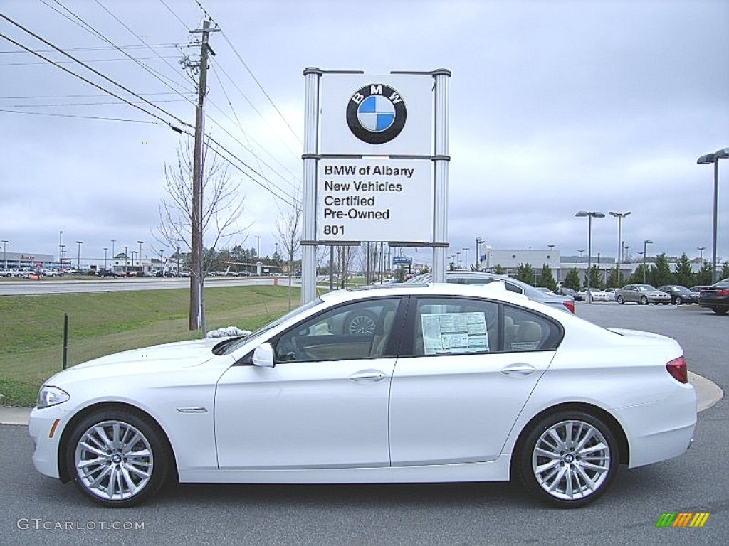 2012 5 Series 550i Sedan - Alpine White / Venetian Beige photo #1