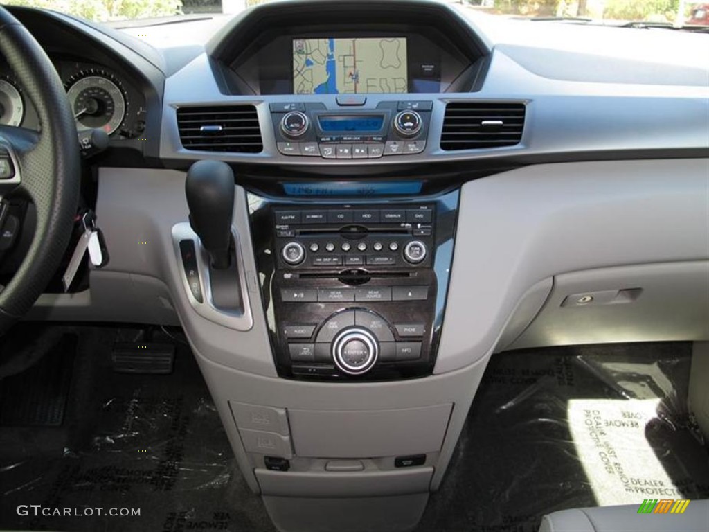 2012 Honda Odyssey Touring Controls Photo #61787423