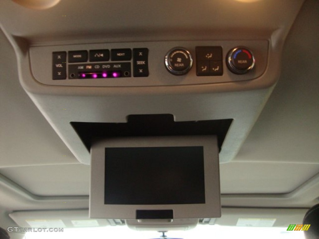 2010 Armada Platinum 4WD - Tuscan Sun Red Pearl / Charcoal photo #34
