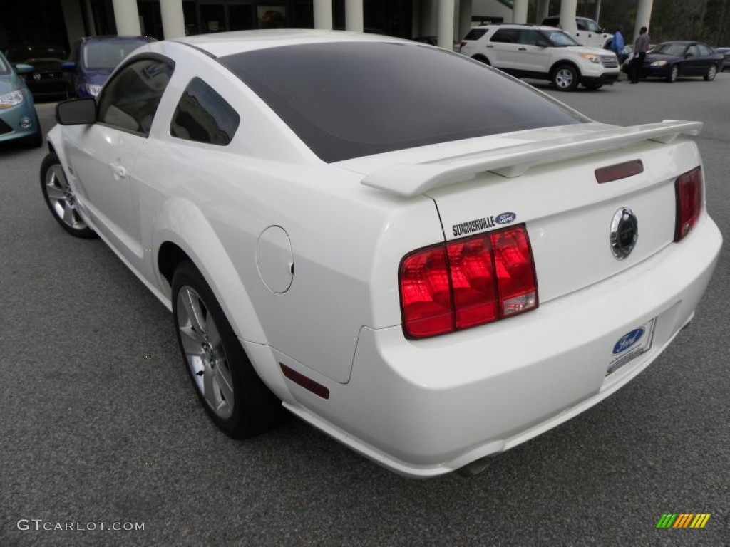 2006 Mustang GT Premium Coupe - Performance White / Dark Charcoal photo #12