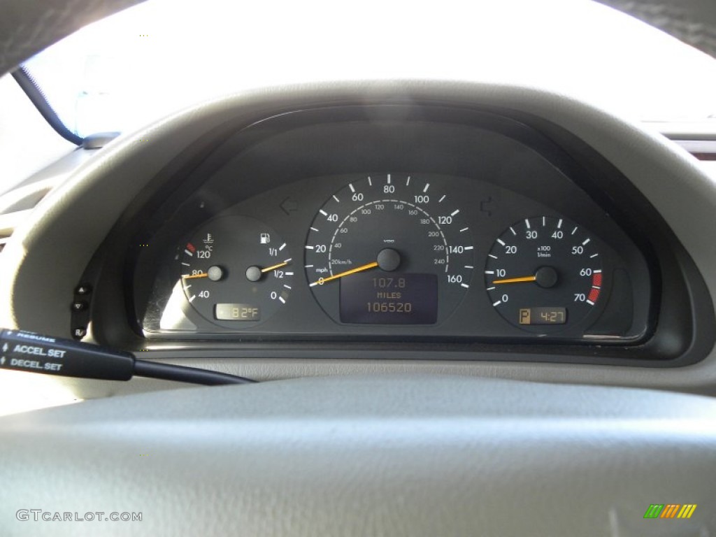 2000 Mercedes-Benz CLK 320 Cabriolet Gauges Photos