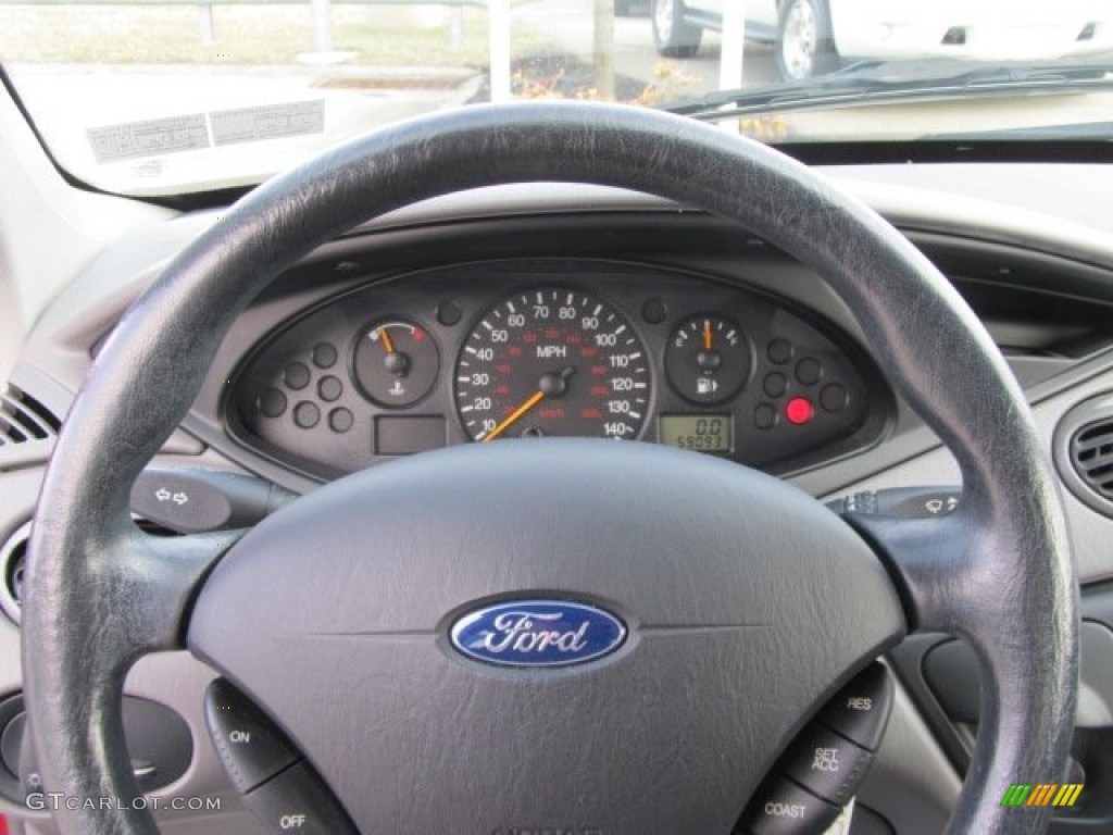 2004 Focus SE Sedan - Sangria Red Metallic / Medium Graphite photo #15