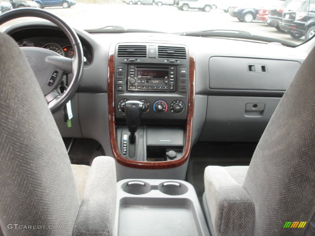 2003 Sedona EX - Sage Green / Gray photo #12