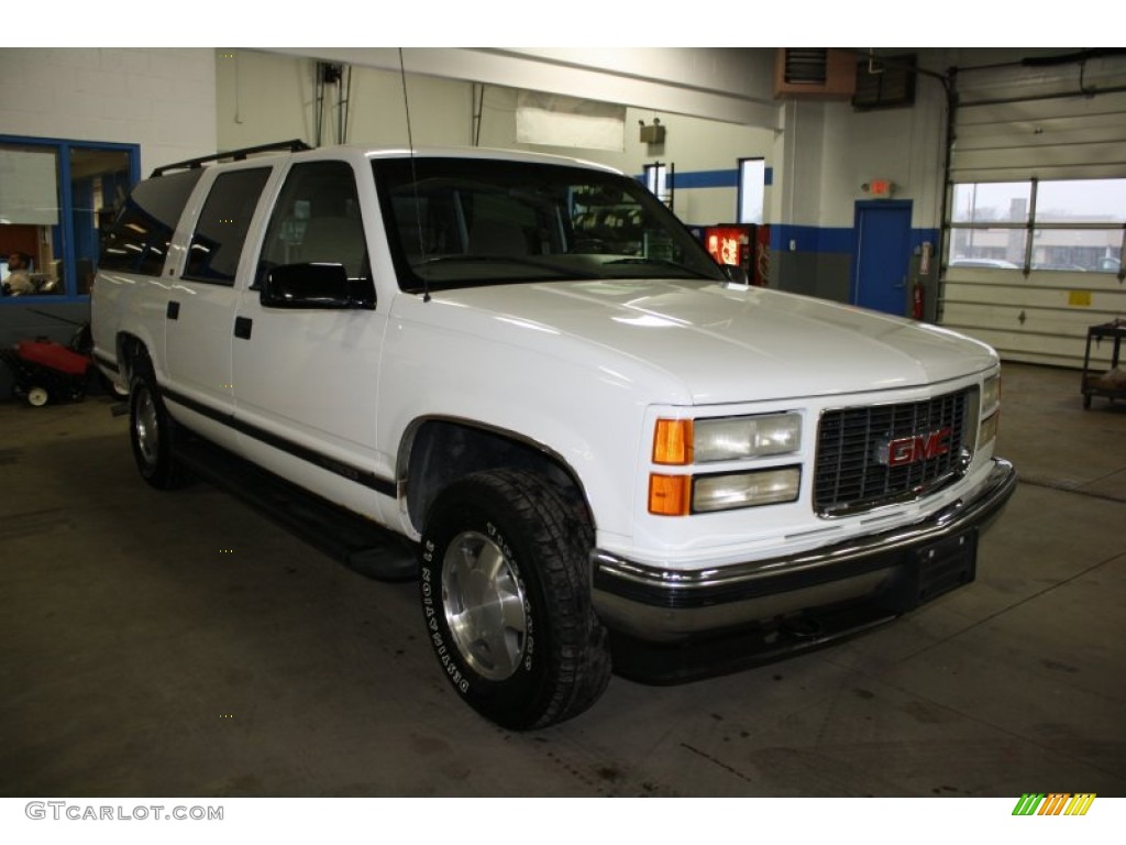 Summit White GMC Suburban