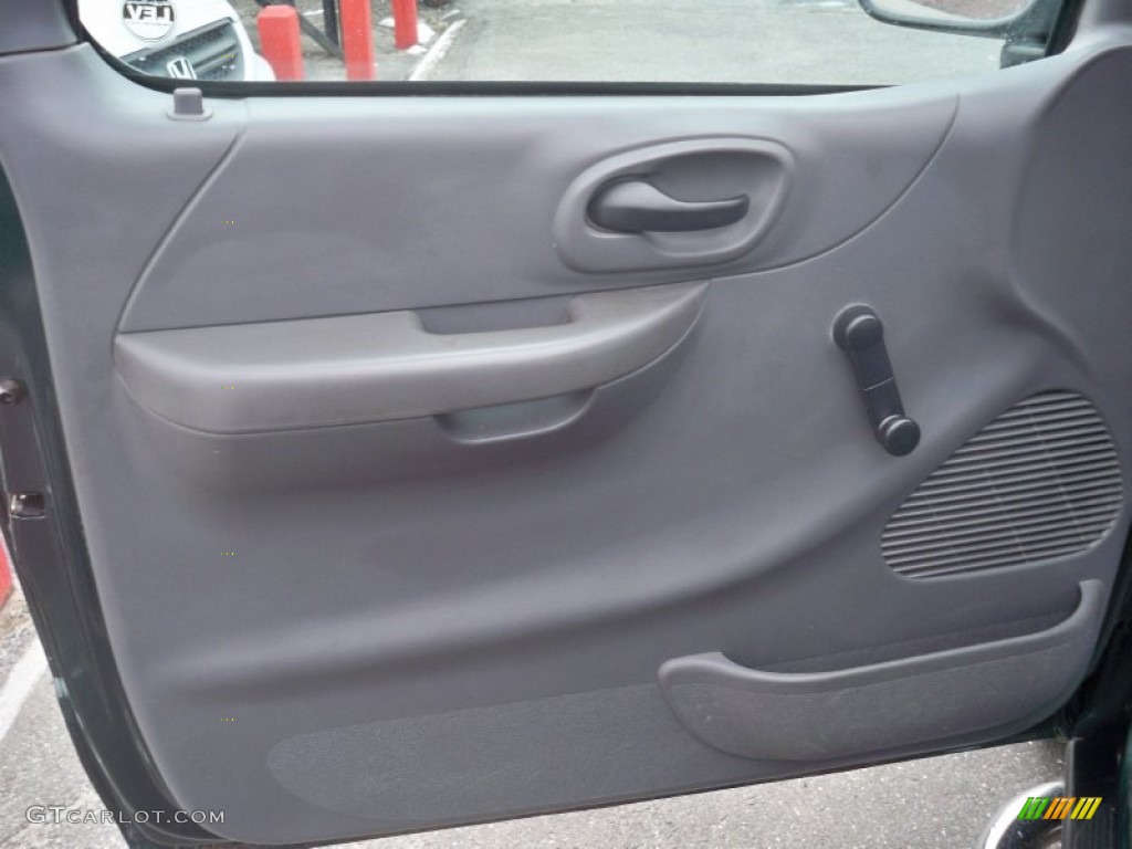 2002 F150 XL Regular Cab 4x4 - Dark Highland Green Metallic / Medium Graphite photo #10