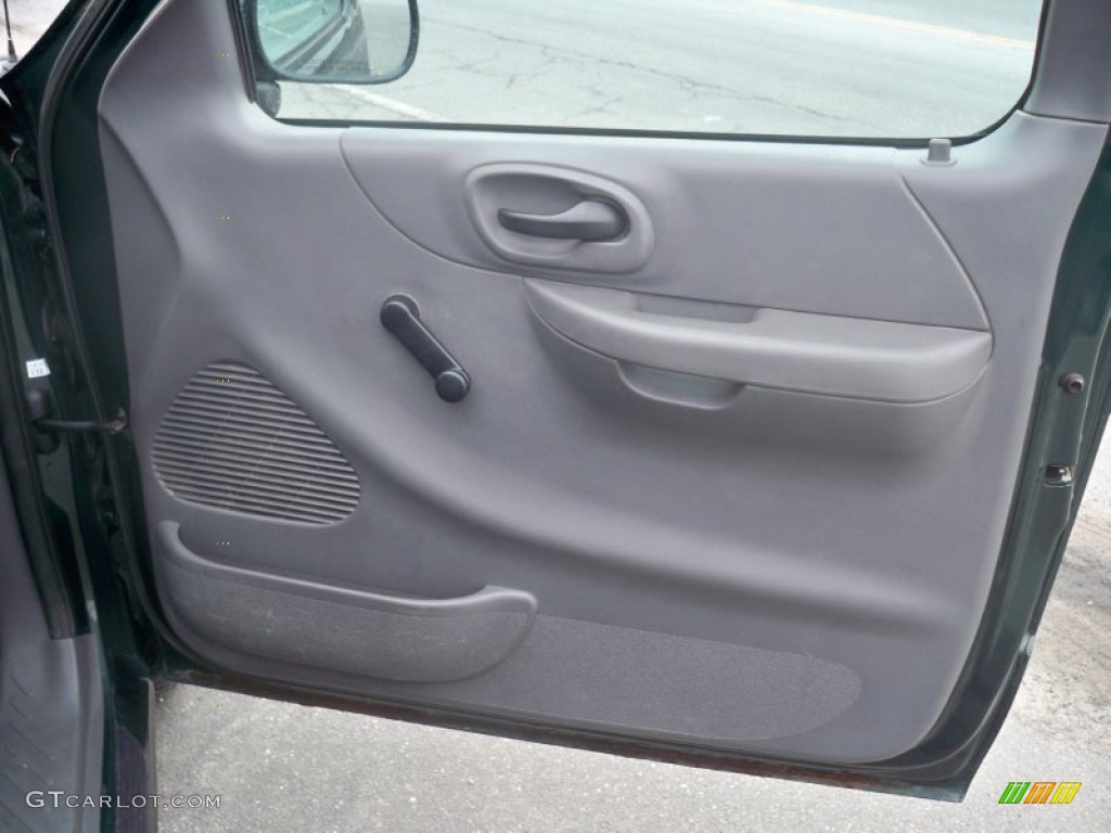 2002 F150 XL Regular Cab 4x4 - Dark Highland Green Metallic / Medium Graphite photo #13