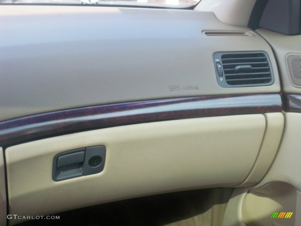 2001 S80 T6 - White / Taupe/Light Taupe photo #21