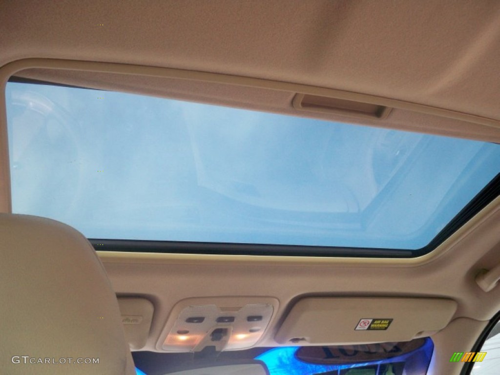 2001 S80 T6 - White / Taupe/Light Taupe photo #22