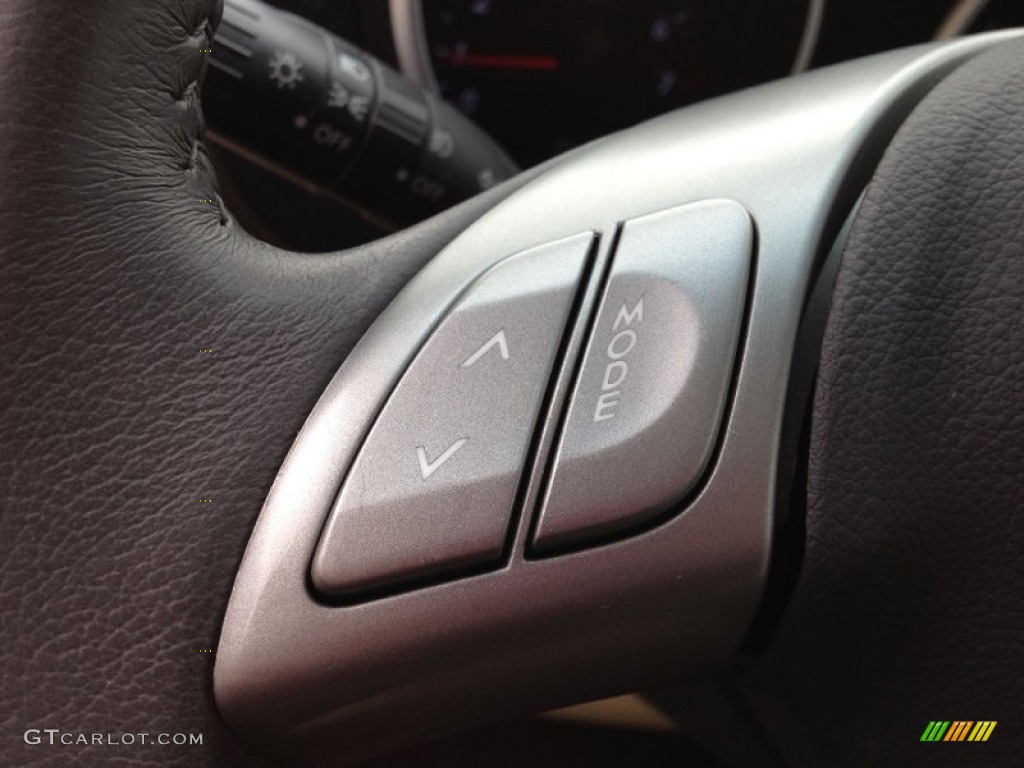 2009 Subaru Tribeca Limited 5 Passenger Controls Photo #61804091