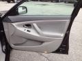 Black - Camry LE Photo No. 17