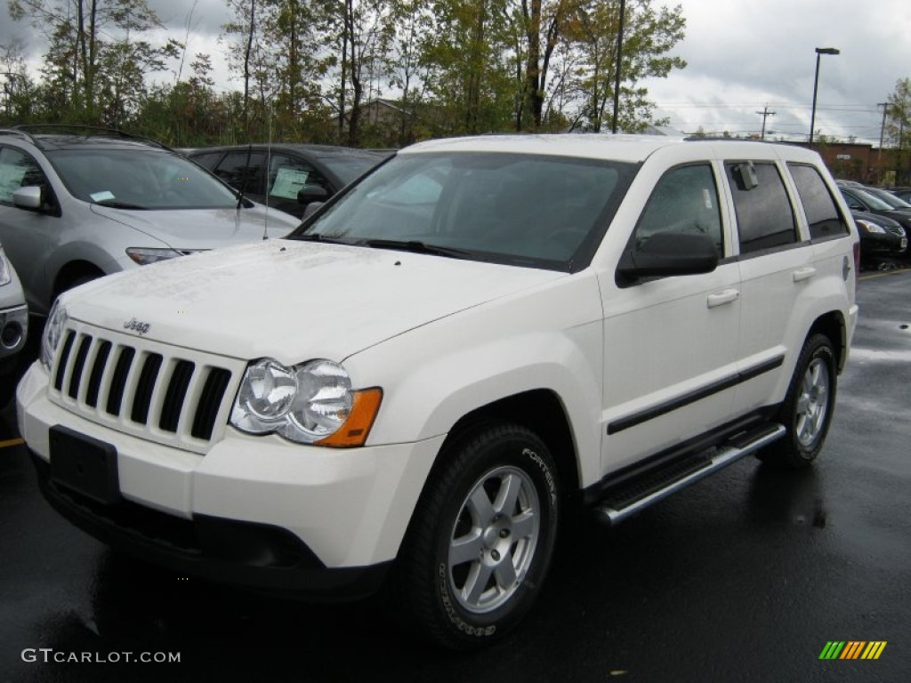 2008 Grand Cherokee Laredo 4x4 - Stone White / Dark Slate Gray photo #1