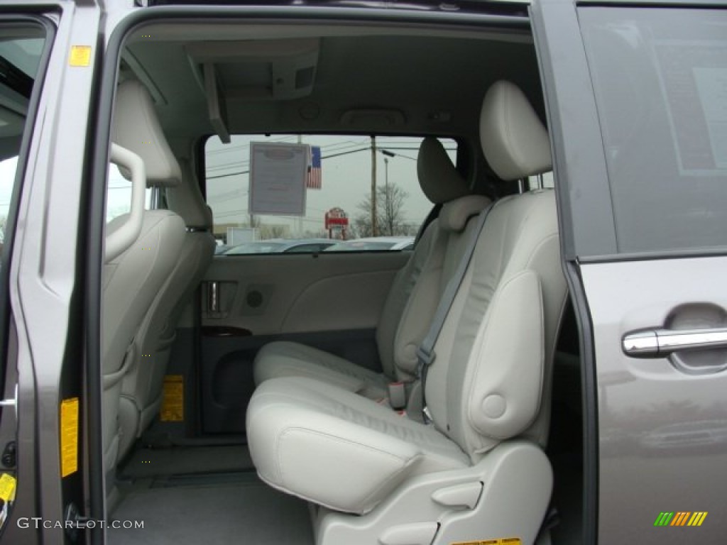 2012 Sienna XLE - Predawn Gray Mica / Light Gray photo #13