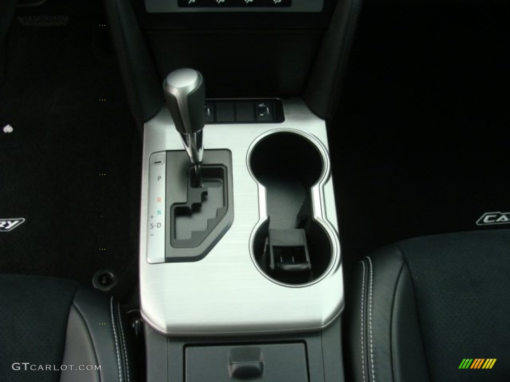 2012 Camry SE V6 - Super White / Black photo #12