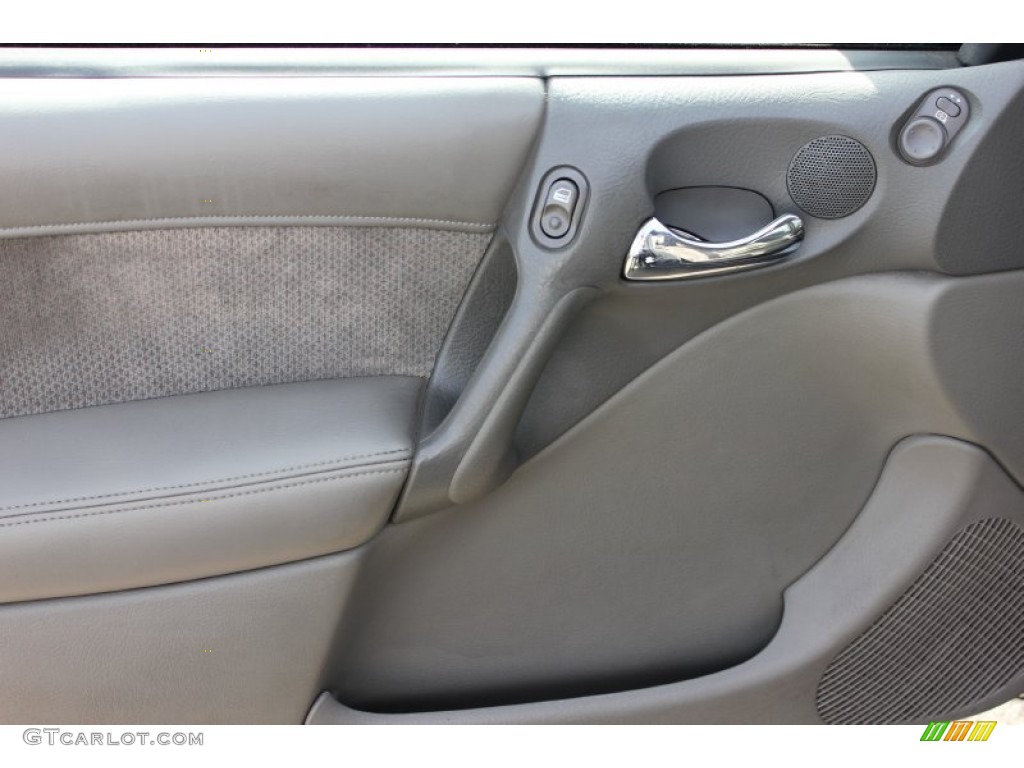 2002 L Series LW300 Wagon - Black / Gray photo #8