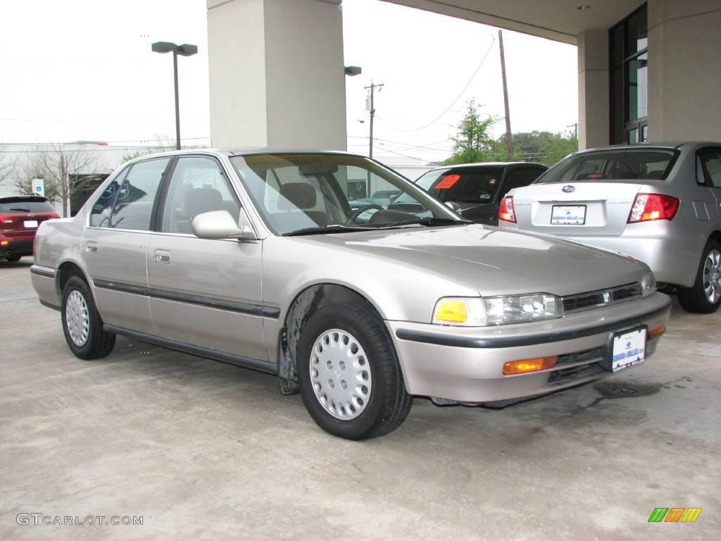 1993 Accord LX Sedan - Seattle Silver Metallic / Burgundy photo #1