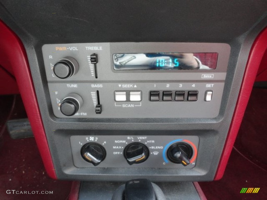 1994 Chevrolet Beretta Coupe Audio System Photo #61816625