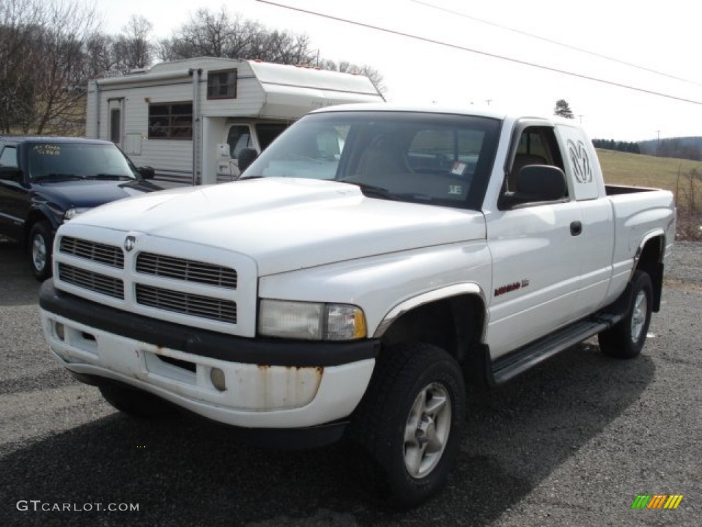 1998 Ram 1500 Sport Extended Cab 4x4 - Bright White / Beige photo #1