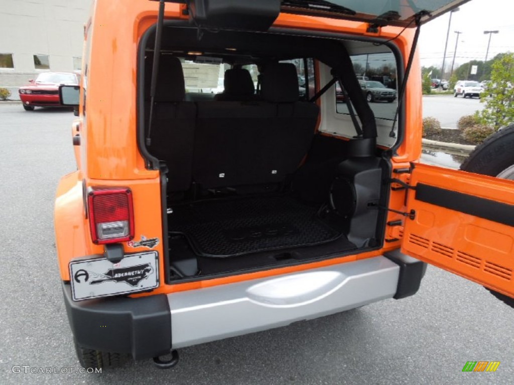 2012 Wrangler Unlimited Sahara 4x4 - Crush Orange / Black photo #18