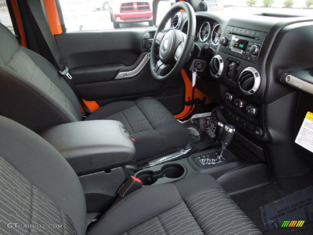 2012 Wrangler Unlimited Sahara 4x4 - Crush Orange / Black photo #22