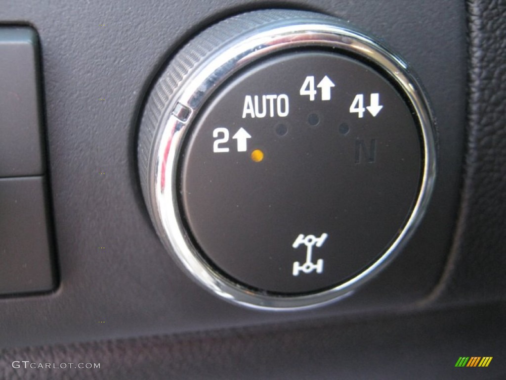 2007 Suburban 1500 LT 4x4 - Silver Birch Metallic / Ebony photo #12