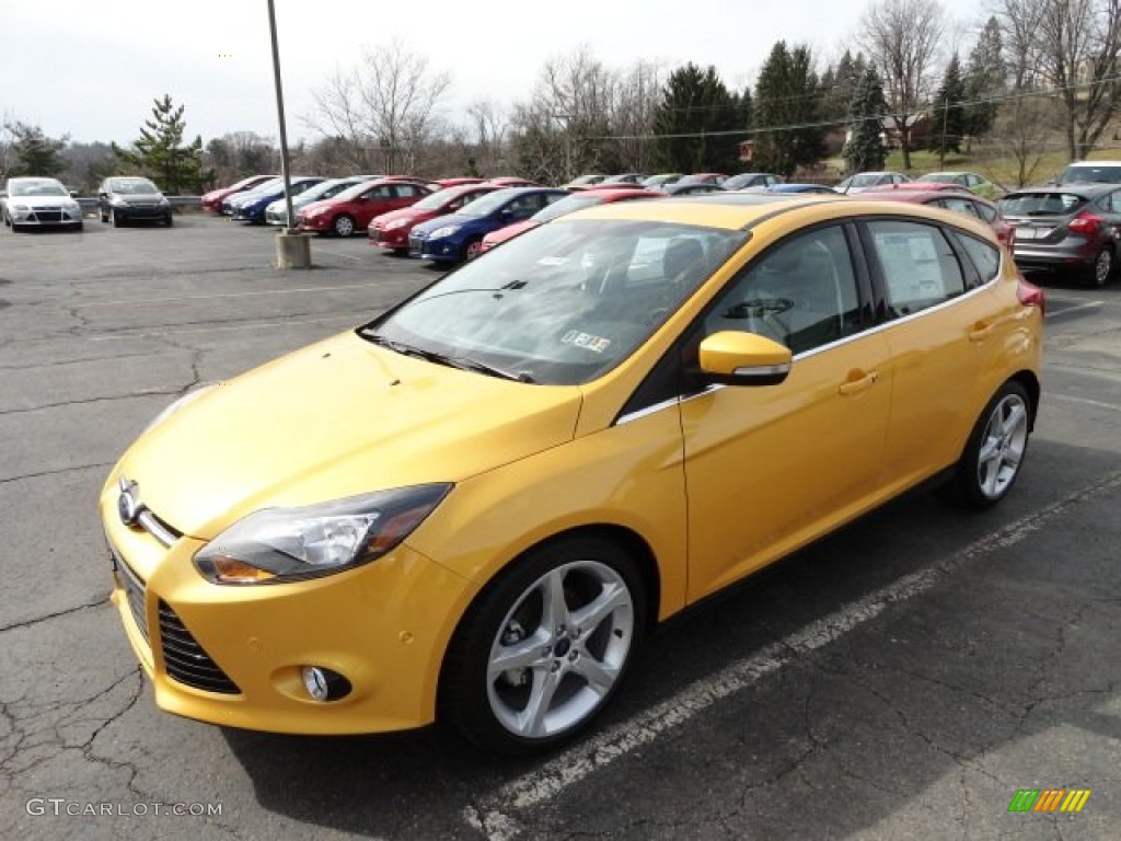 2012 Focus Titanium 5-Door - Yellow Blaze Tricoat Metallic / Charcoal Black Leather photo #5