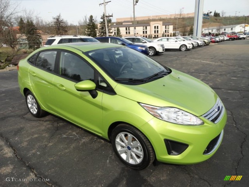 2012 Fiesta SE Sedan - Lime Squeeze Metallic / Charcoal Black photo #1