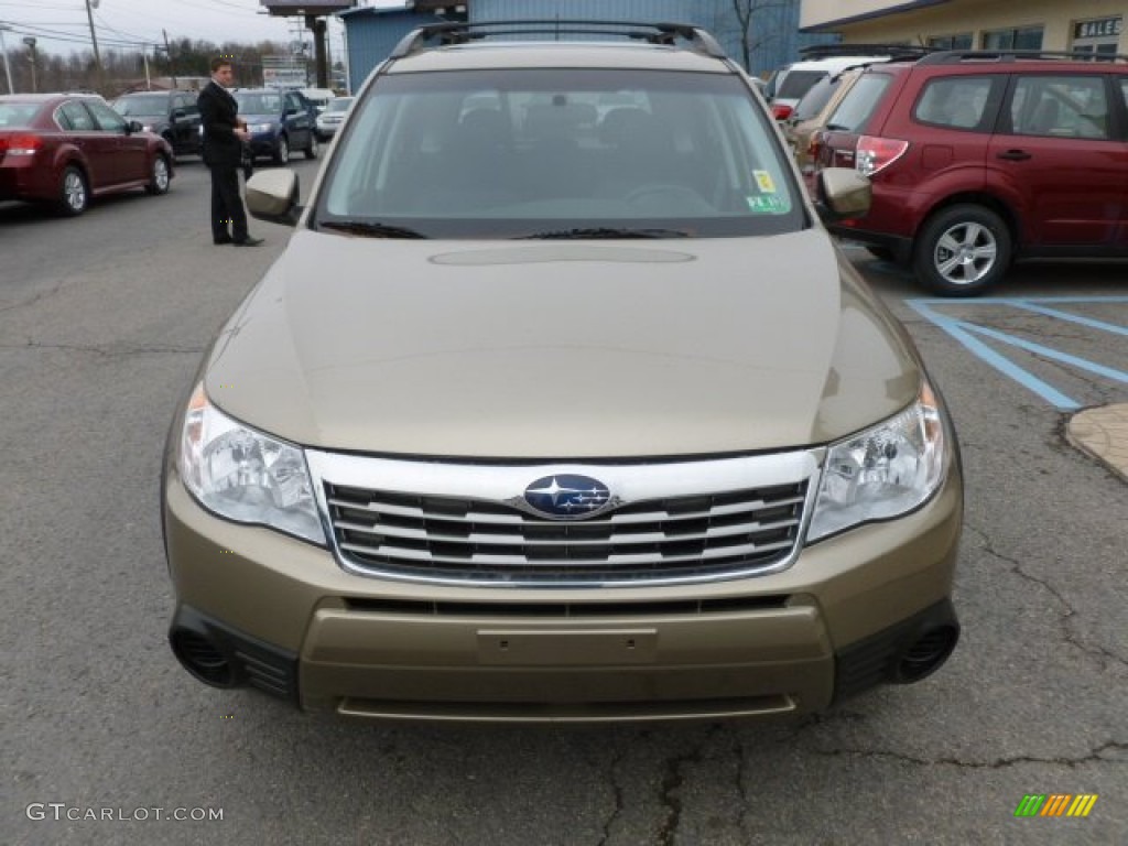 2009 Forester 2.5 X Premium - Topaz Gold Metallic / Black photo #2