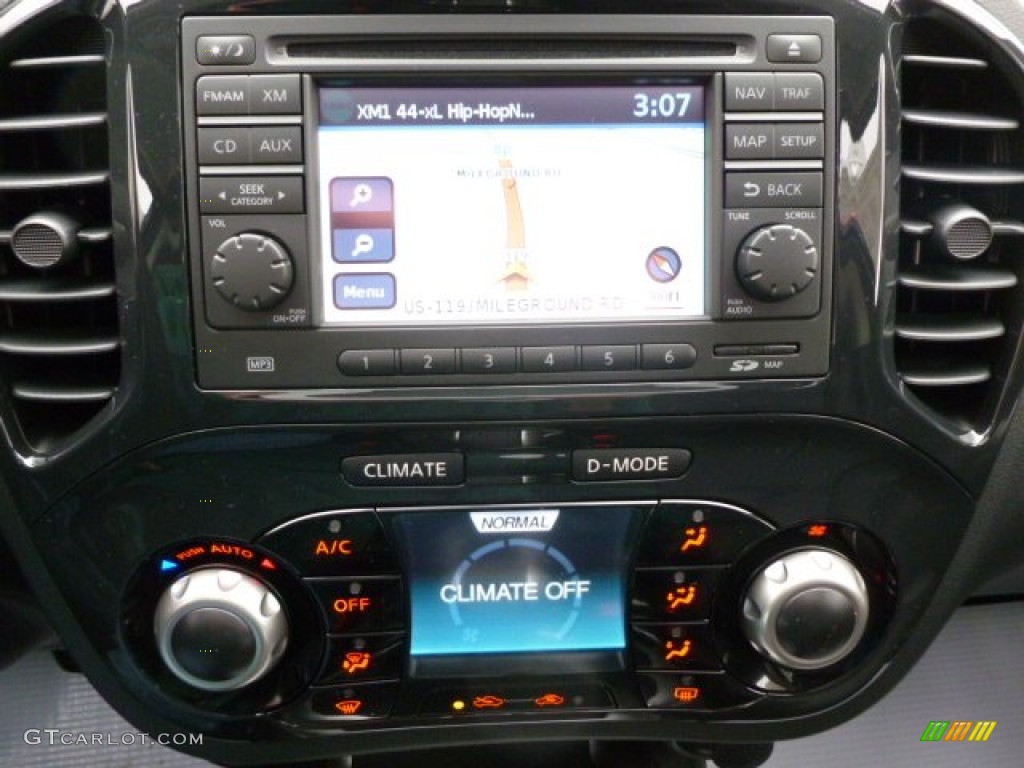 2012 Nissan Juke SL AWD Controls Photo #61826296