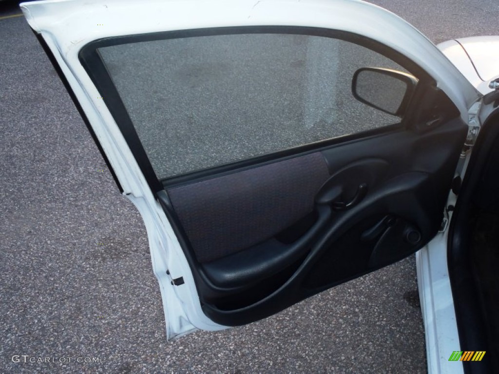 2002 Sunfire SE Sedan - Arctic White / Taupe photo #12