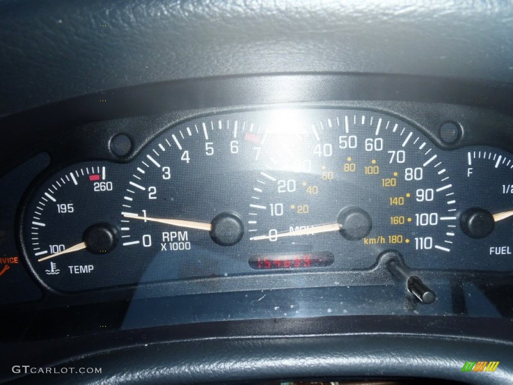 2002 Sunfire SE Sedan - Arctic White / Taupe photo #19