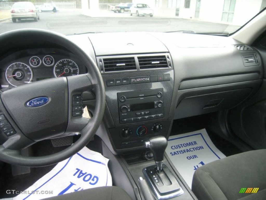 2007 Fusion SE V6 - Tungsten Grey Metallic / Charcoal Black photo #13