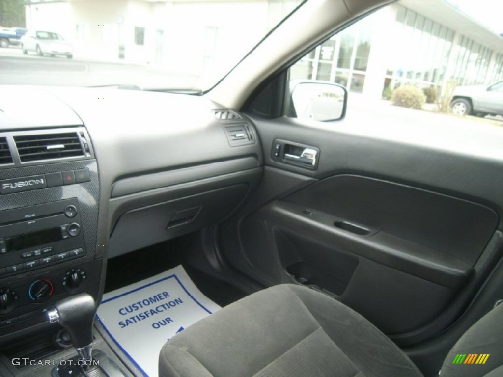 2007 Fusion SE V6 - Tungsten Grey Metallic / Charcoal Black photo #14