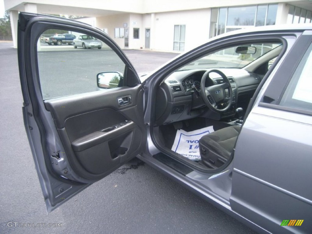 2007 Fusion SE V6 - Tungsten Grey Metallic / Charcoal Black photo #15