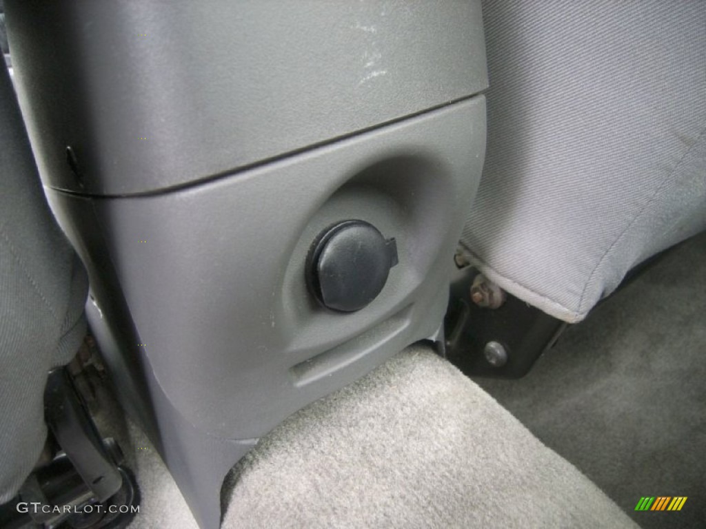 2006 ION 2 Sedan - Laser Blue / Gray photo #11