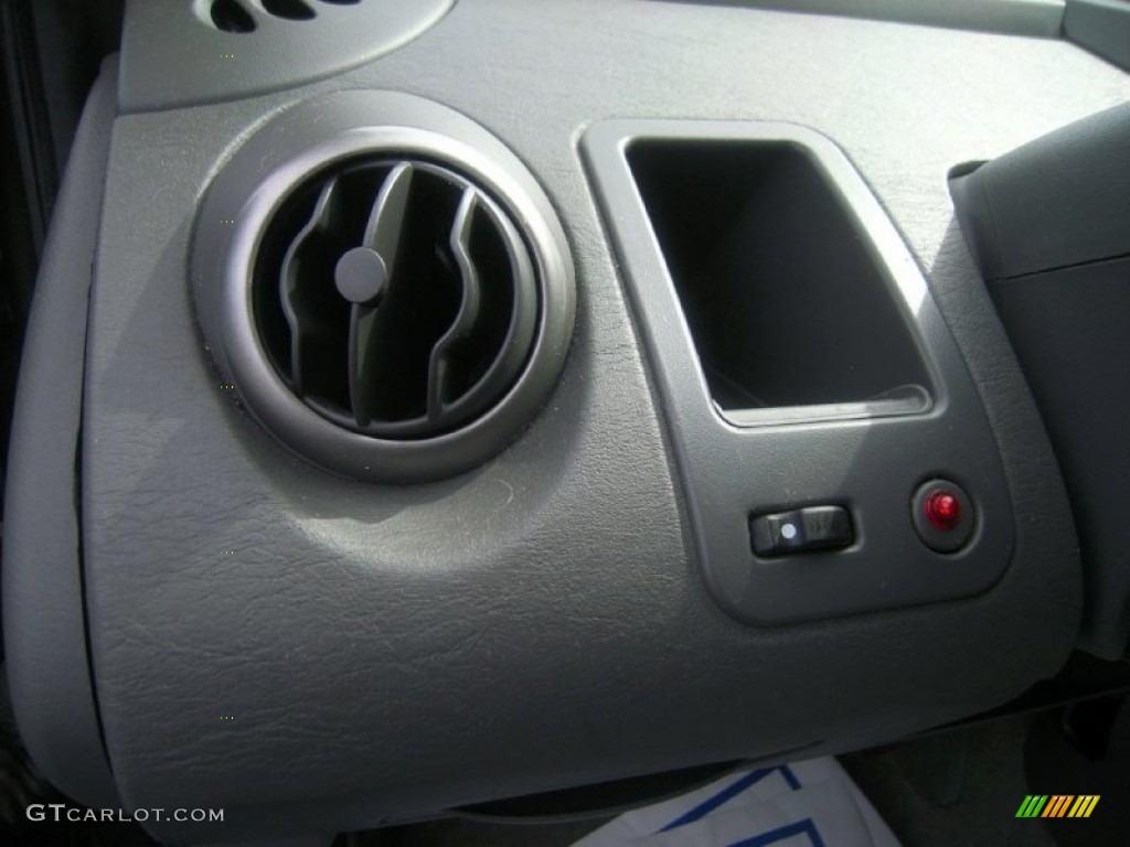 2006 ION 2 Sedan - Laser Blue / Gray photo #22