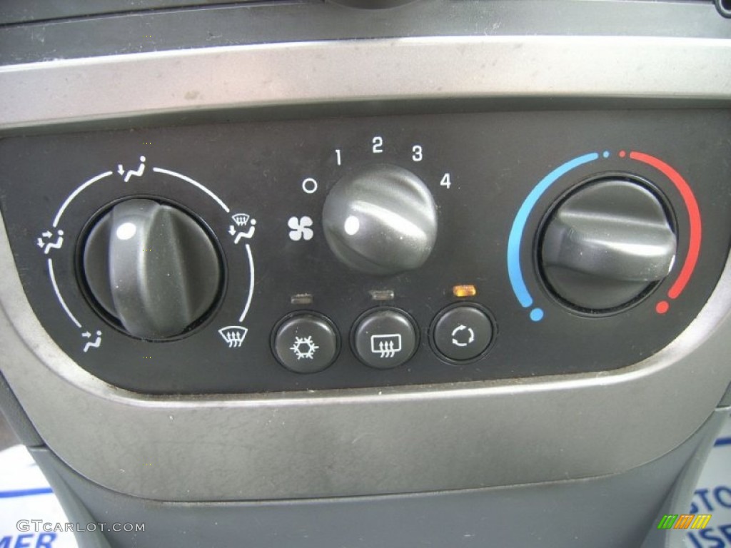 2006 ION 2 Sedan - Laser Blue / Gray photo #23