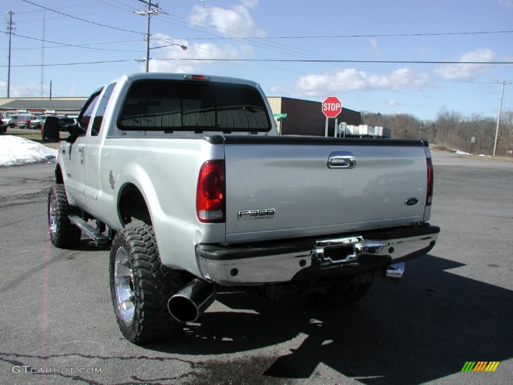 2006 F350 Super Duty XLT SuperCab 4x4 - Silver Metallic / Medium Flint photo #8