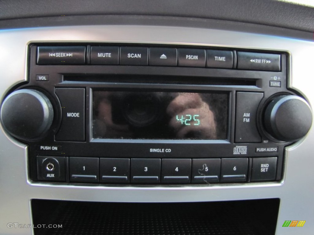 2007 Dodge Ram 3500 SLT Mega Cab 4x4 Dually Audio System Photos