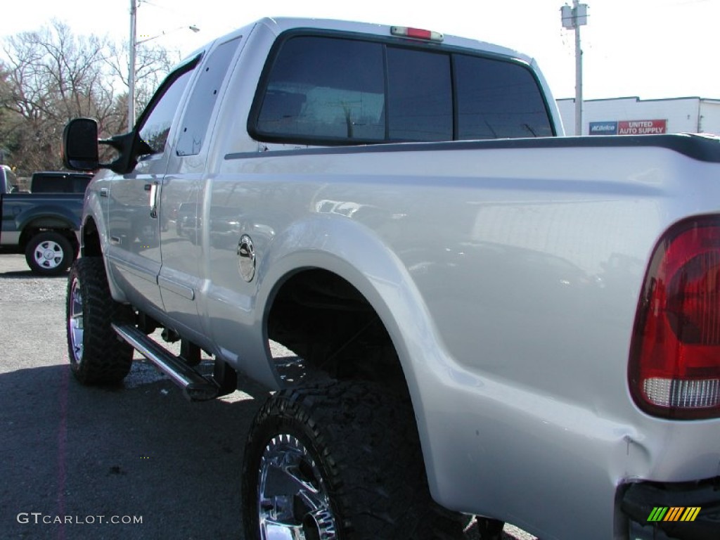 2006 F350 Super Duty XLT SuperCab 4x4 - Silver Metallic / Medium Flint photo #49