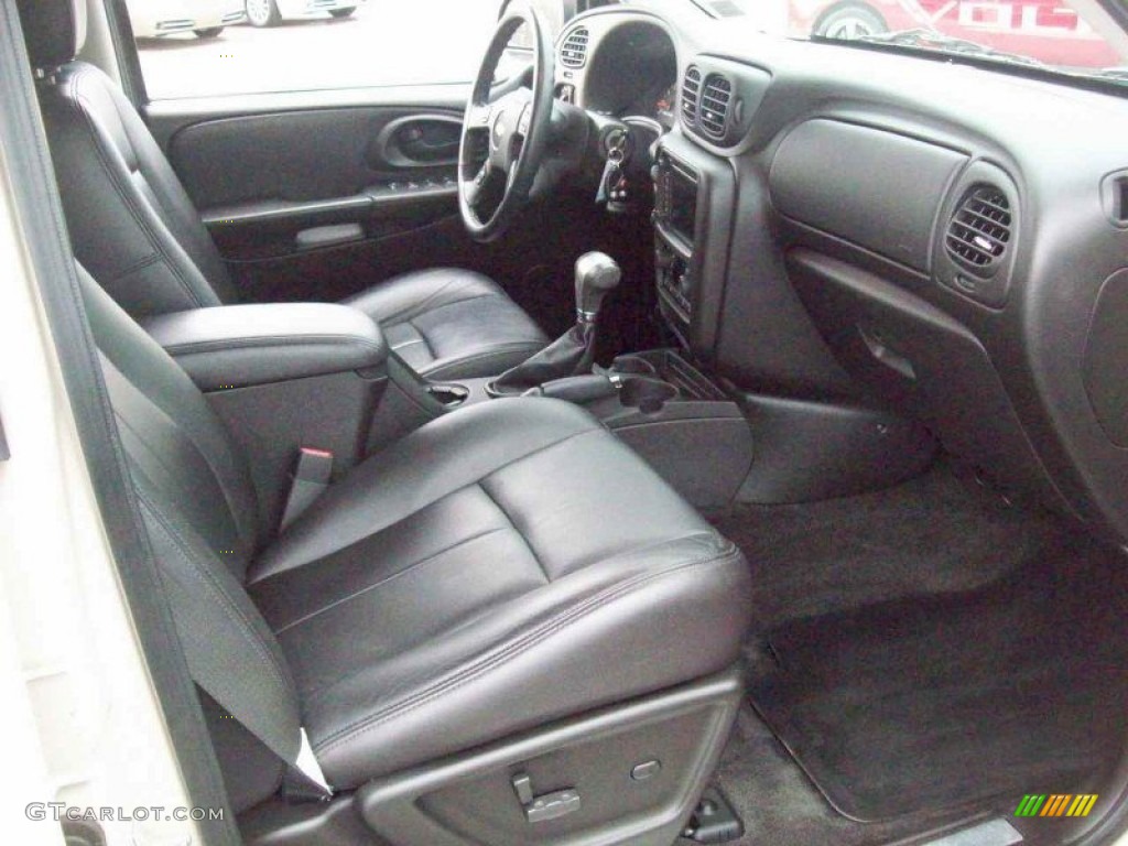 Ebony Interior 2009 Chevrolet TrailBlazer LT 4x4 Photo #61837389