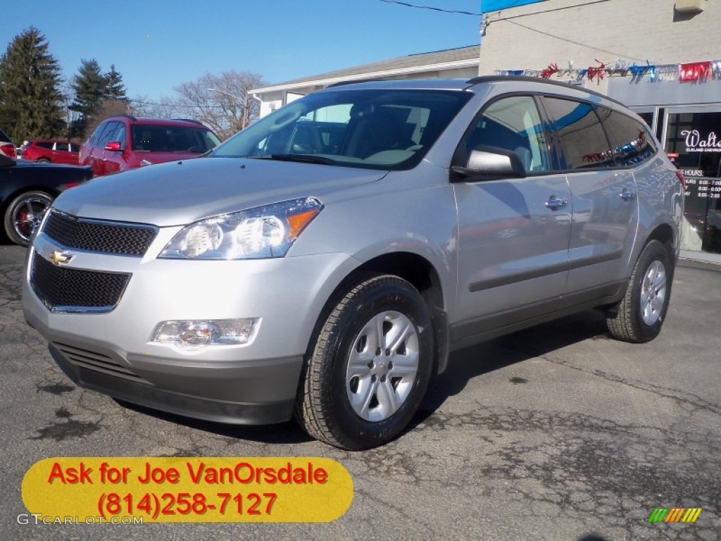 2012 Traverse LS AWD - Silver Ice Metallic / Dark Gray/Light Gray photo #1