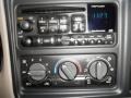 Graphite/Medium Gray Controls Photo for 2001 Chevrolet Tahoe #61839534