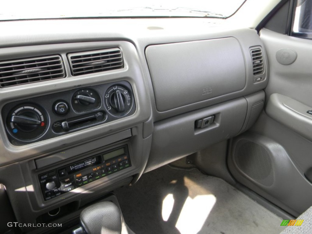 1999 Montero Sport LS - Alpine White / Gray photo #18