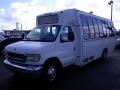 Oxford White 1998 Ford E Series Cutaway E350 Commercial Moving Truck Exterior