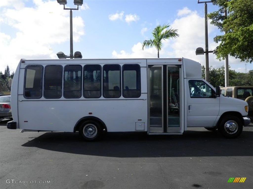 Oxford White 1998 Ford E Series Cutaway E350 Commercial Moving Truck Exterior Photo #61845882