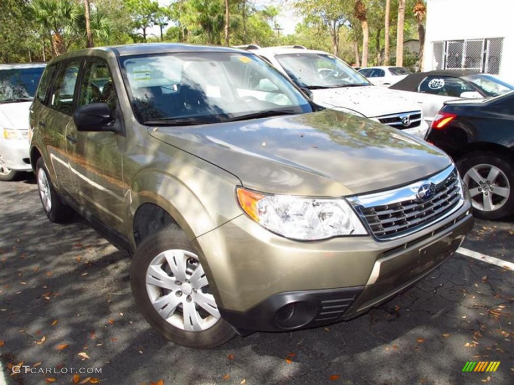 2009 Forester 2.5 X - Topaz Gold Metallic / Black photo #1