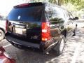 Black - Suburban 1500 LT 4x4 Photo No. 2
