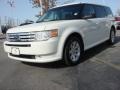 2010 White Suede Ford Flex SE  photo #8